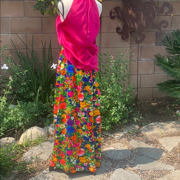 That 70’s vibe “Totally Vintage Maxi Skirt” - Picture 5 of 10